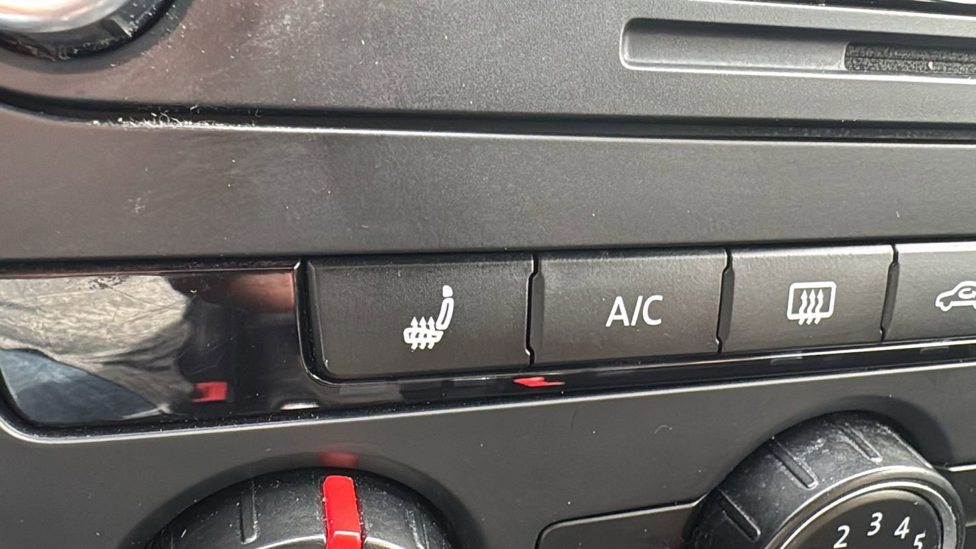 Used 2015 Volkswagen Passat 1.8T Limited Edition image 19