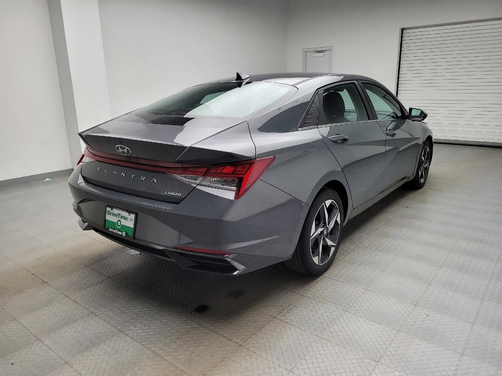 Used 2023 Hyundai Elantra Limited FWD image 9