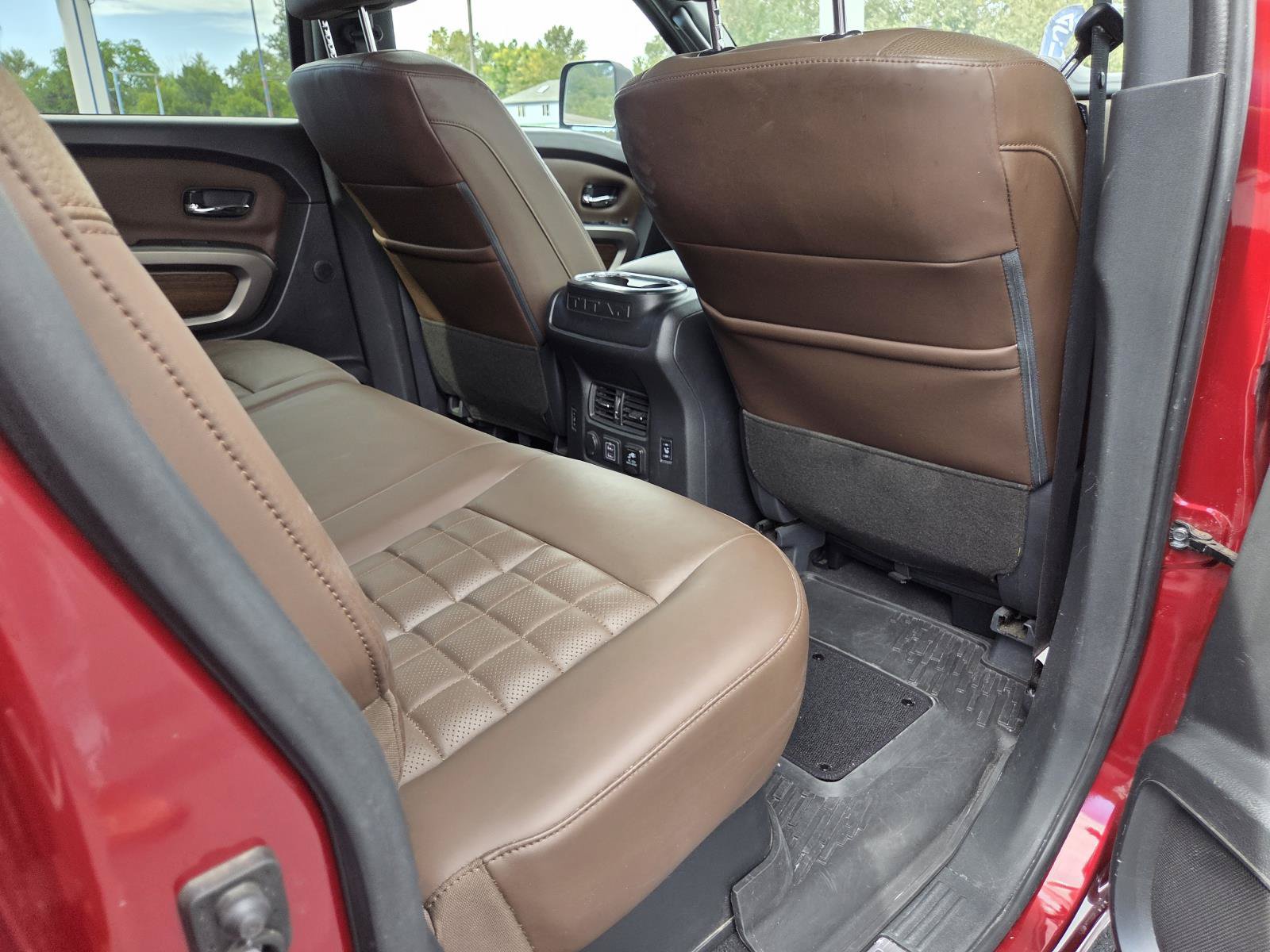 Used 2022 Nissan Titan Platinum Reserve w/ Moonroof Package AWD/4WD image 18