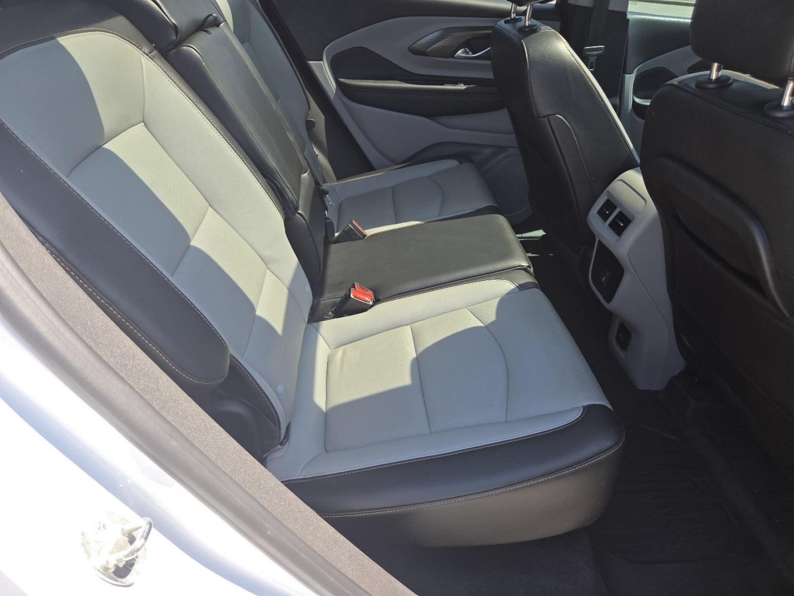 Used 2021 GMC Terrain SLT w/ LPO, Floor Liner Package FWD image 24