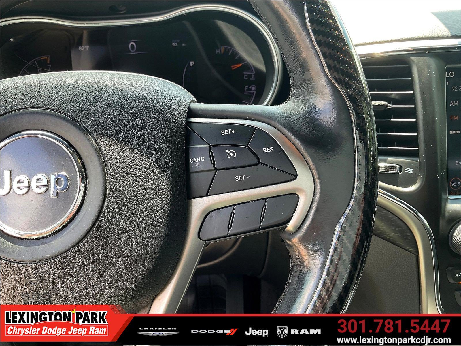 Used 2018 Jeep Grand Cherokee Altitude AWD/4WD image 12
