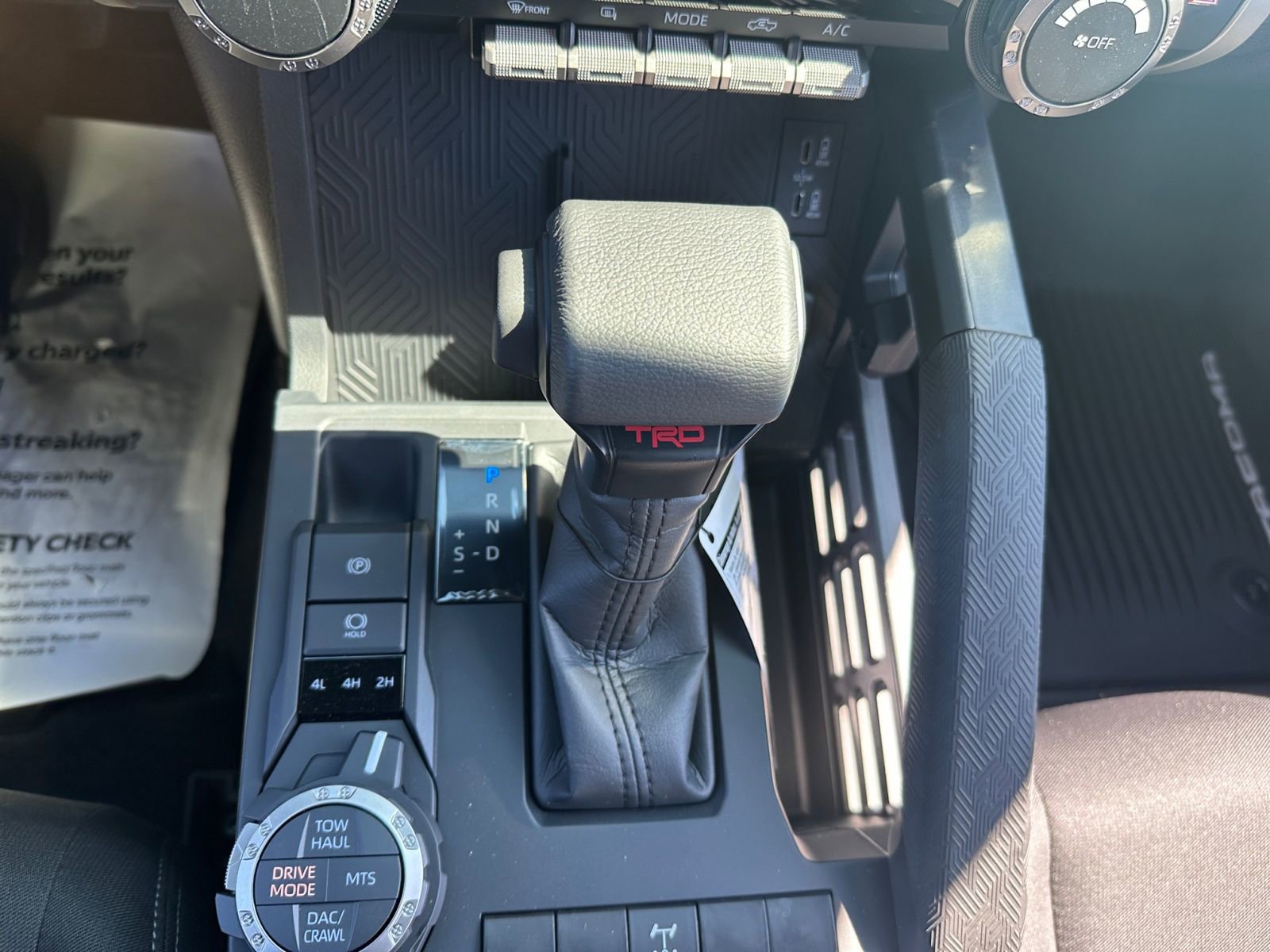 Certified 2025 Toyota Tacoma TRD Off-Road image 17