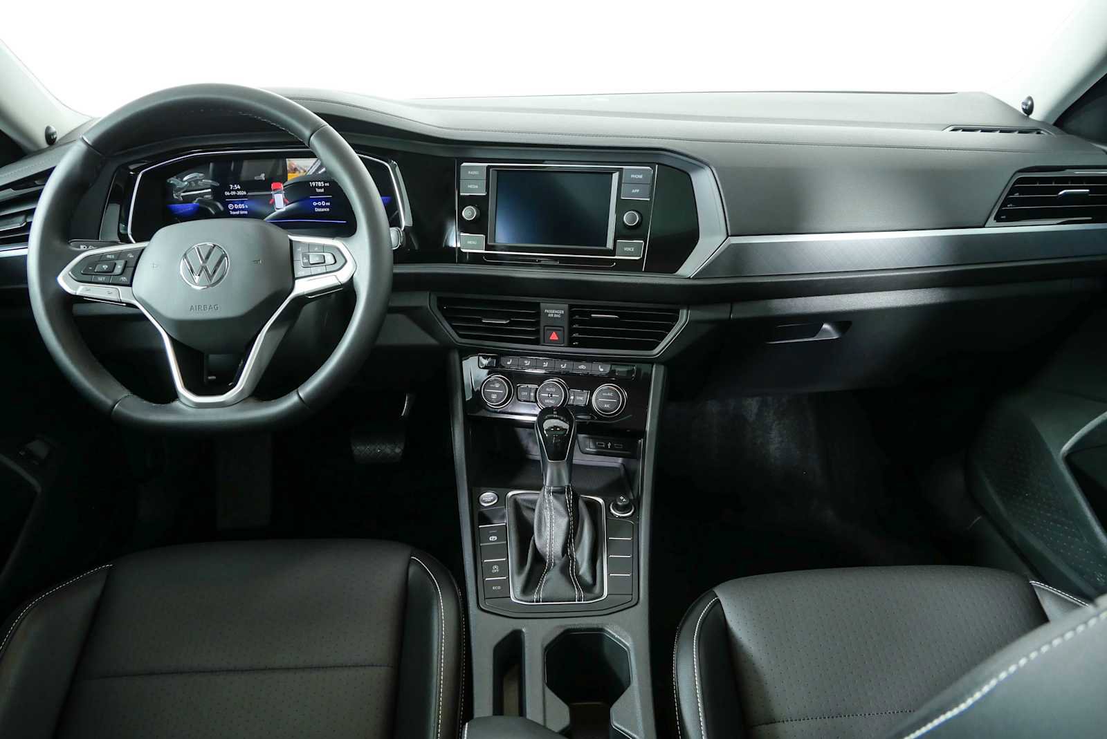 Used 2023 Volkswagen Jetta SE FWD image 17