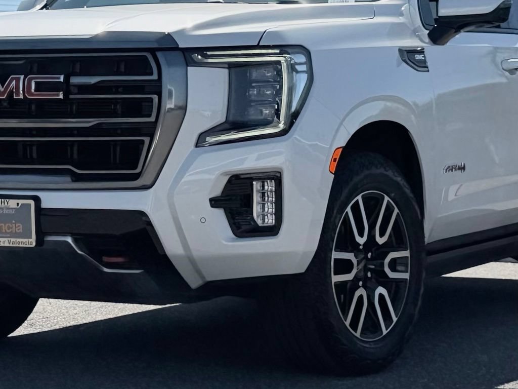 Used 2023 GMC Yukon AT4 w/ AT4 Premium Package AWD/4WD image 4
