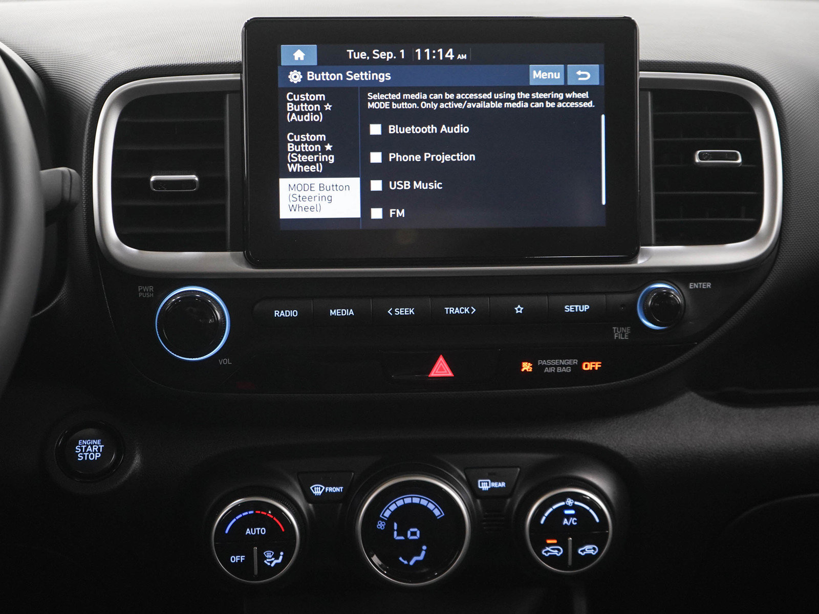 Certified 2024 Hyundai Venue SEL FWD image 17