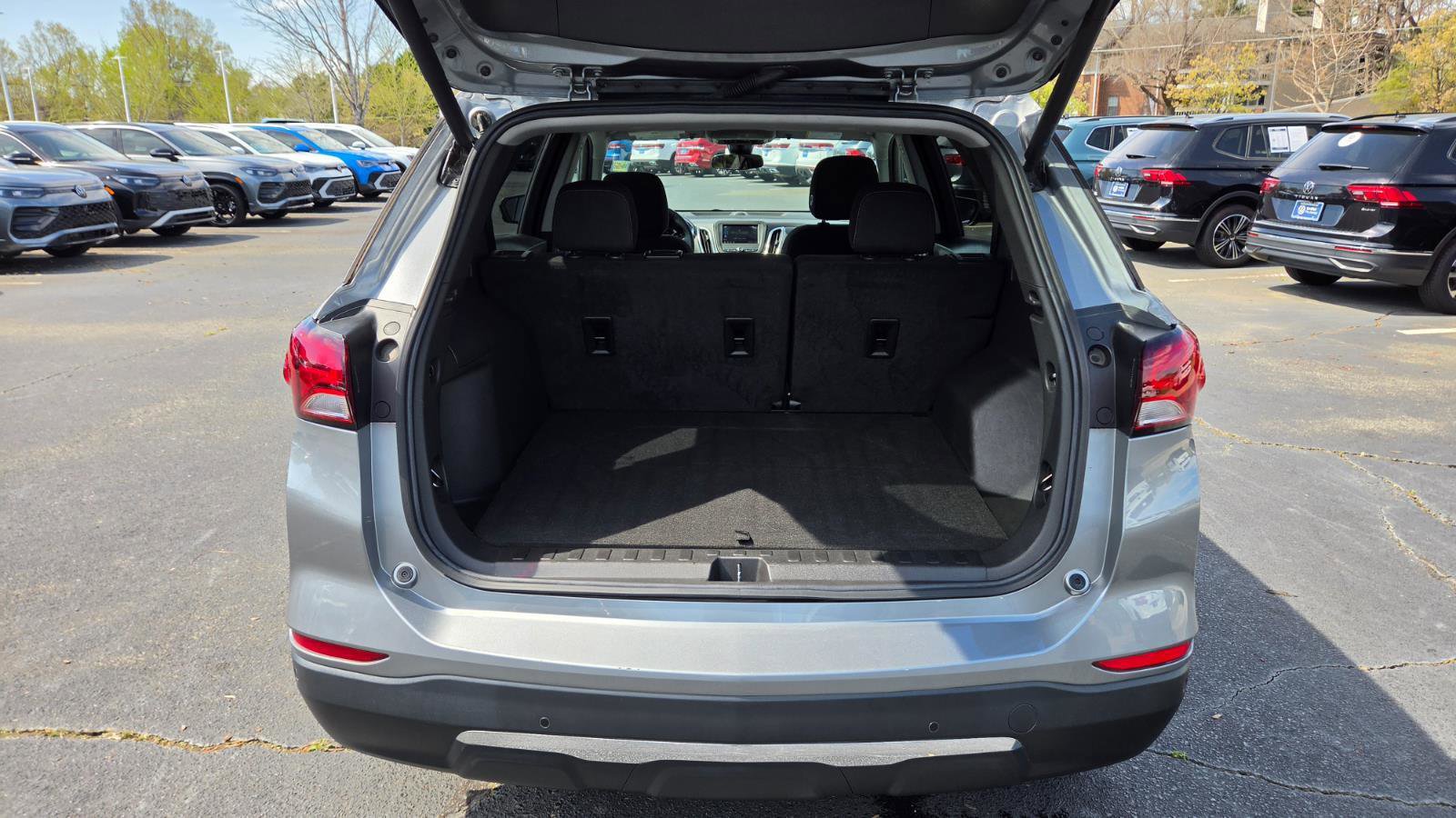 Used 2023 Chevrolet Equinox LT image 46