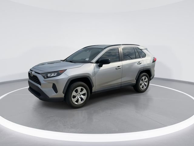 Used 2021 Toyota RAV4 LE image 3