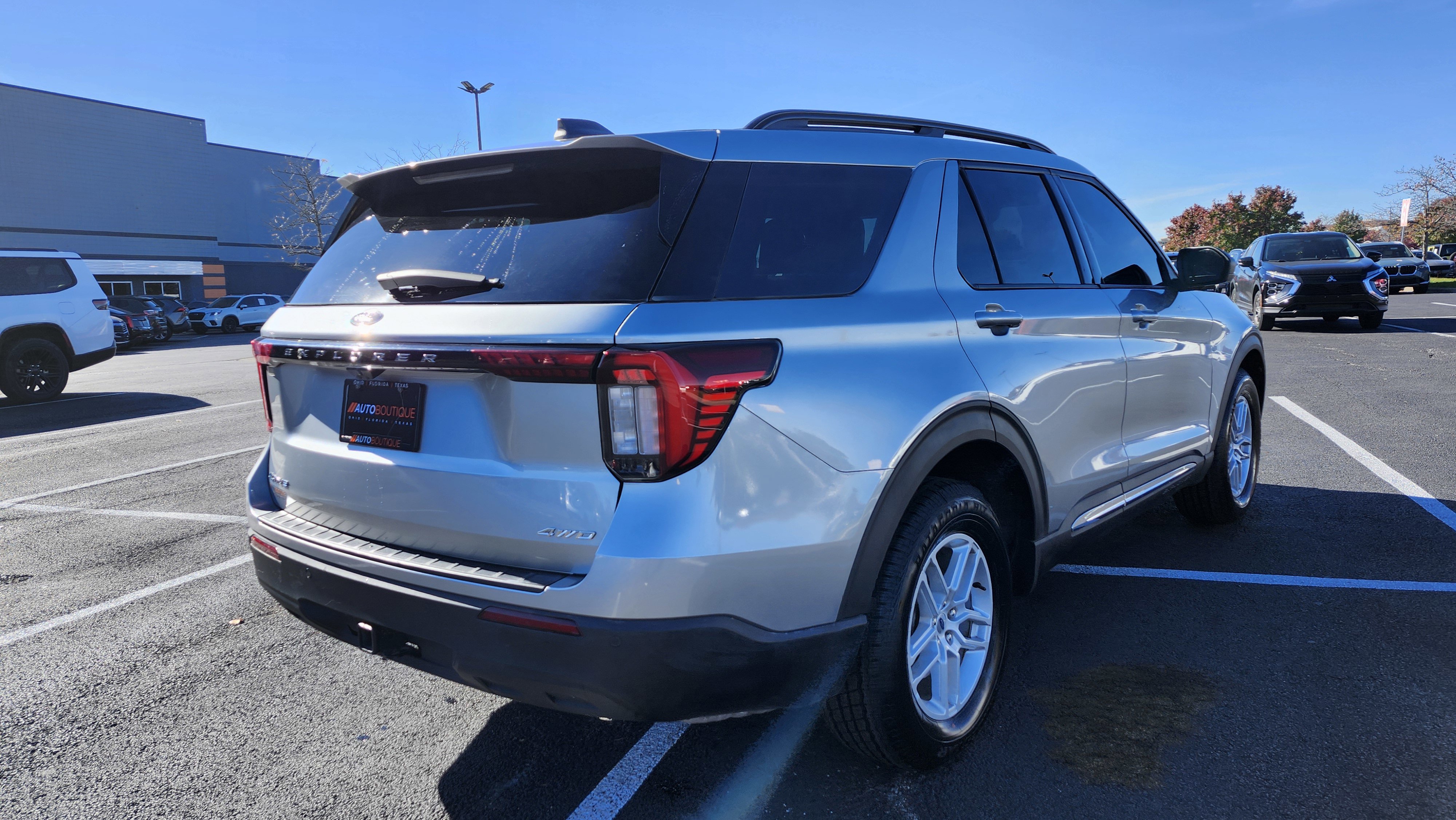 Used 2025 Ford Explorer Active image 10