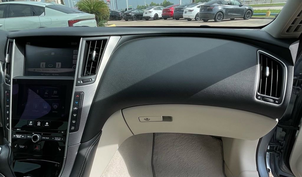Used 2015 INFINITI Q50 Premium w/ Navigation Package RWD image 32