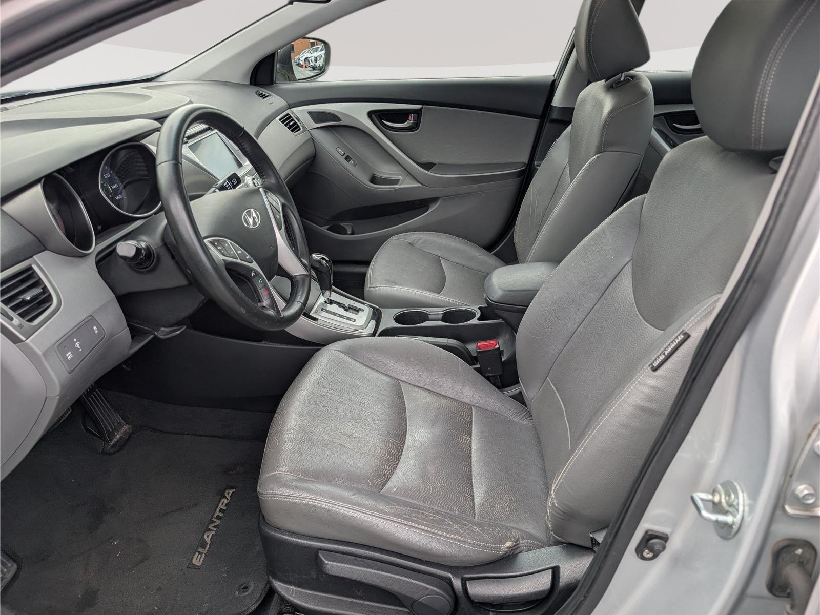 Used 2012 Hyundai Elantra Limited w/ Technology Pkg 5 FWD image 12