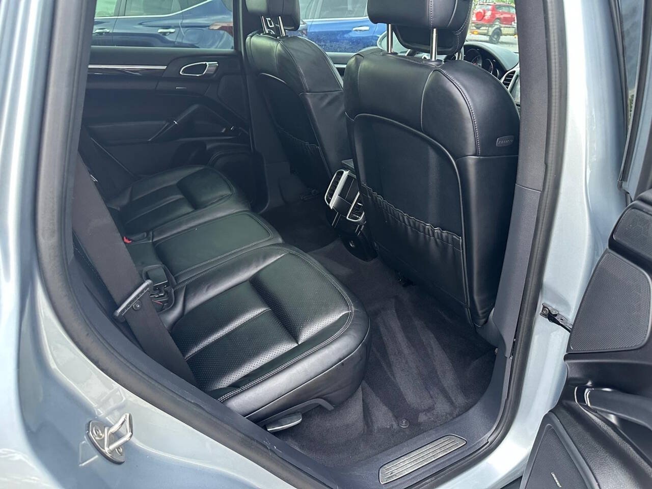 Used 2017 Porsche Cayenne Platinum Edition AWD/4WD image 17