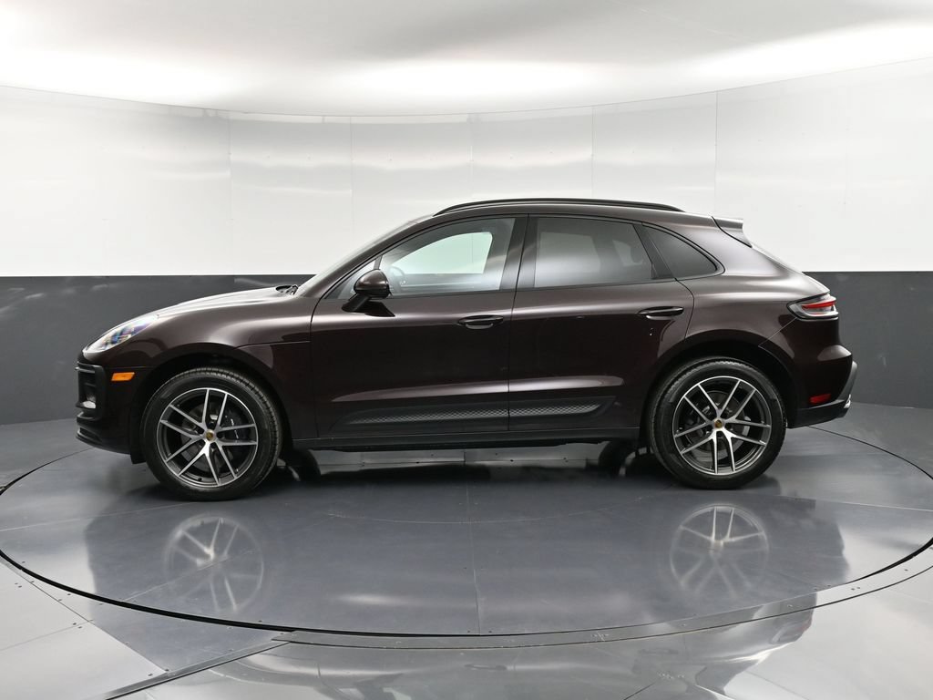 Certified 2026 Porsche Macan AWD/4WD image 2