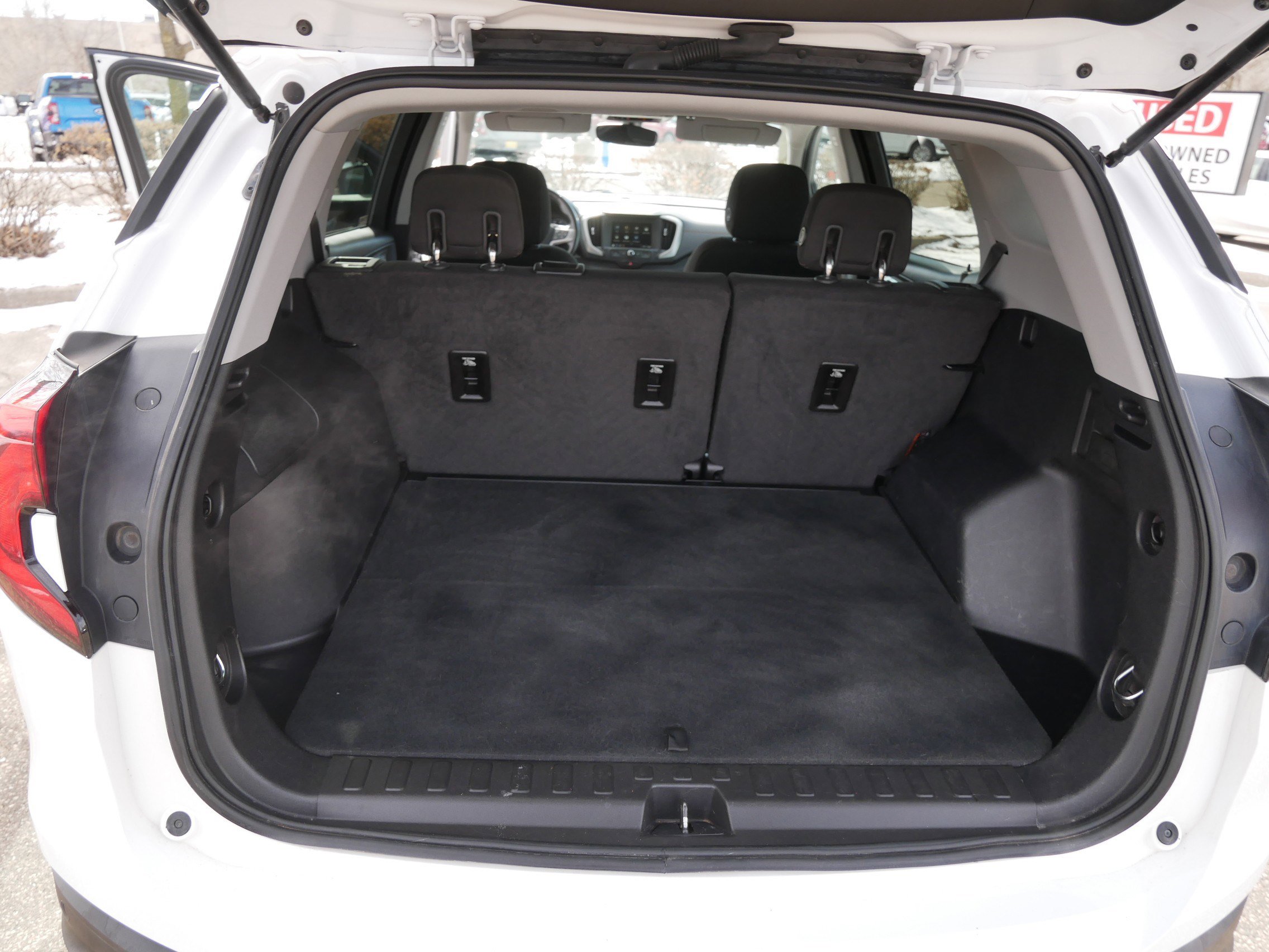 Used 2018 GMC Terrain SLE w/ Driver Convenience Package image 18