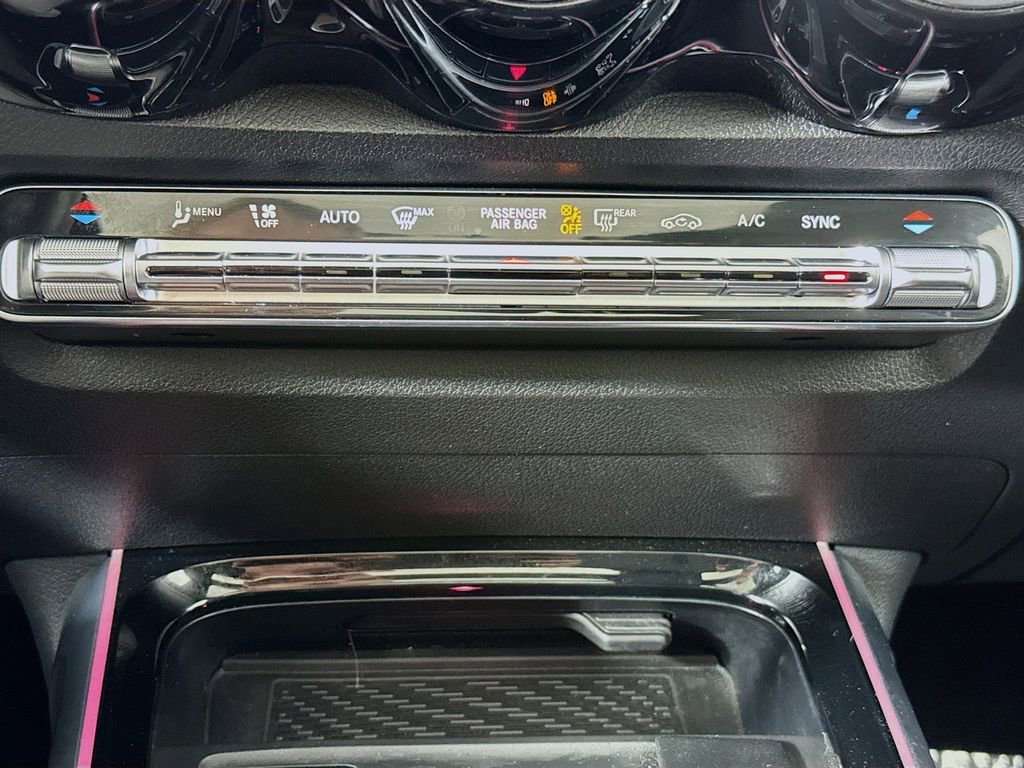 Used 2024 Mercedes-Benz GLB 250 w/ Exclusive Package image 16