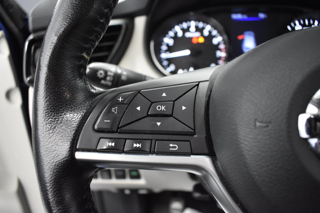 Used 2021 Nissan Rogue Sport SV AWD/4WD image 26