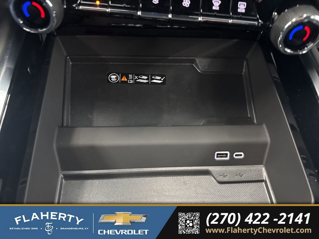 Used 2025 Chevrolet Suburban Z71 w/ Comfort Package image 29