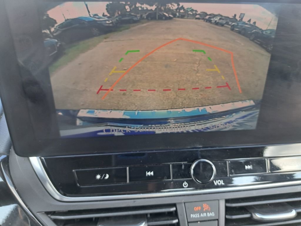 Used 2023 Nissan Altima 2.5 SR w/ SR Premium Package image 11