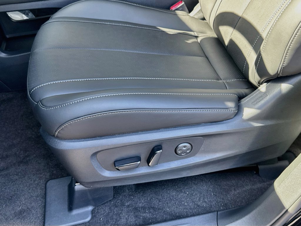 New 2027 INFINITI QX60 Luxe w/ Cargo Package FWD image 19