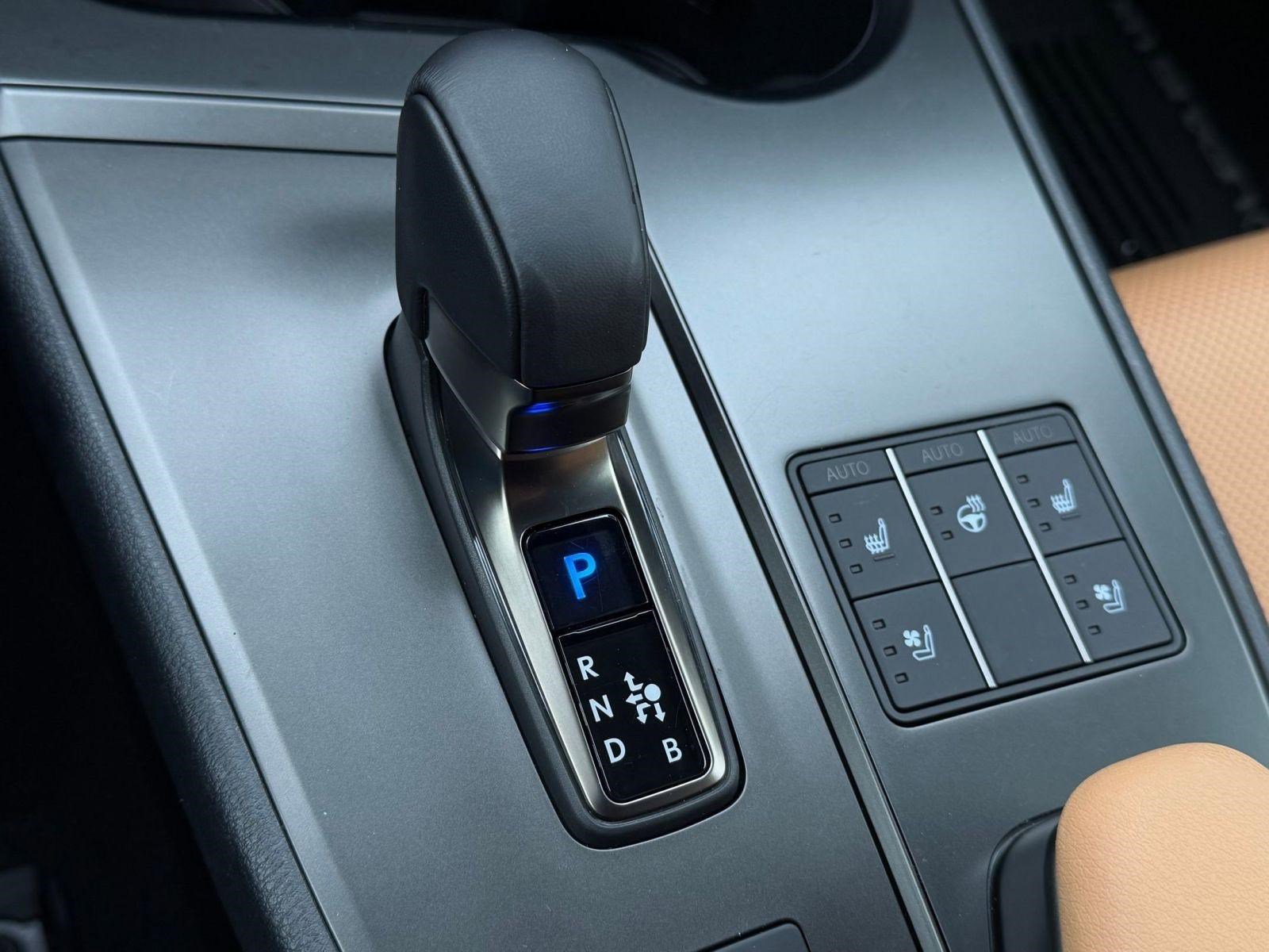 Certified 2025 Lexus UX 300h AWD w/ Accessory Package (Z2) image 16