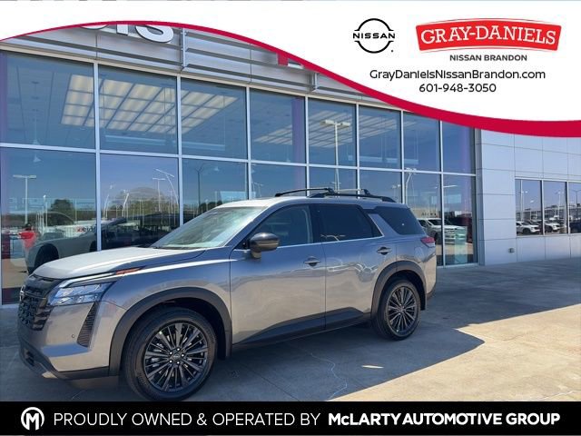 New 2026 Nissan Pathfinder SL image 1