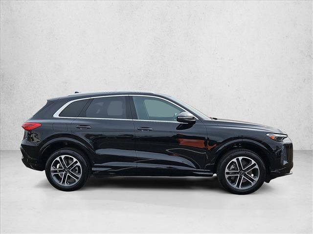Certified 2025 Audi Q5 Premium w/ Convenience Package AWD/4WD image 4