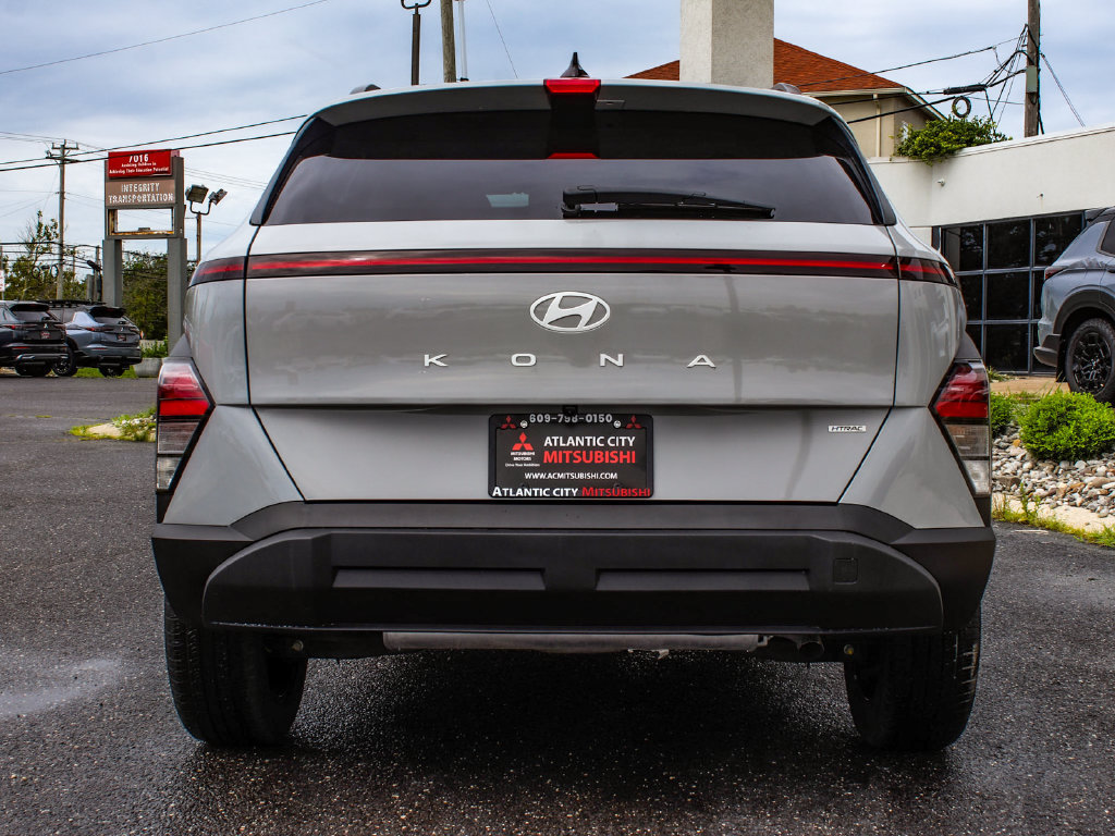 Used 2025 Hyundai Kona SEL AWD/4WD image 5