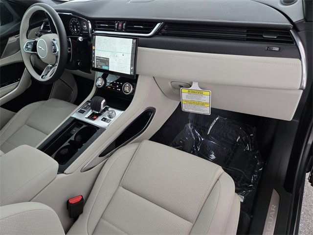 New 2026 Jaguar F-PACE R-Dynamic S image 19