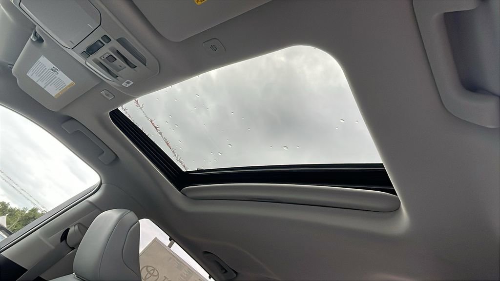 New 2026 Toyota Highlander XLE image 31