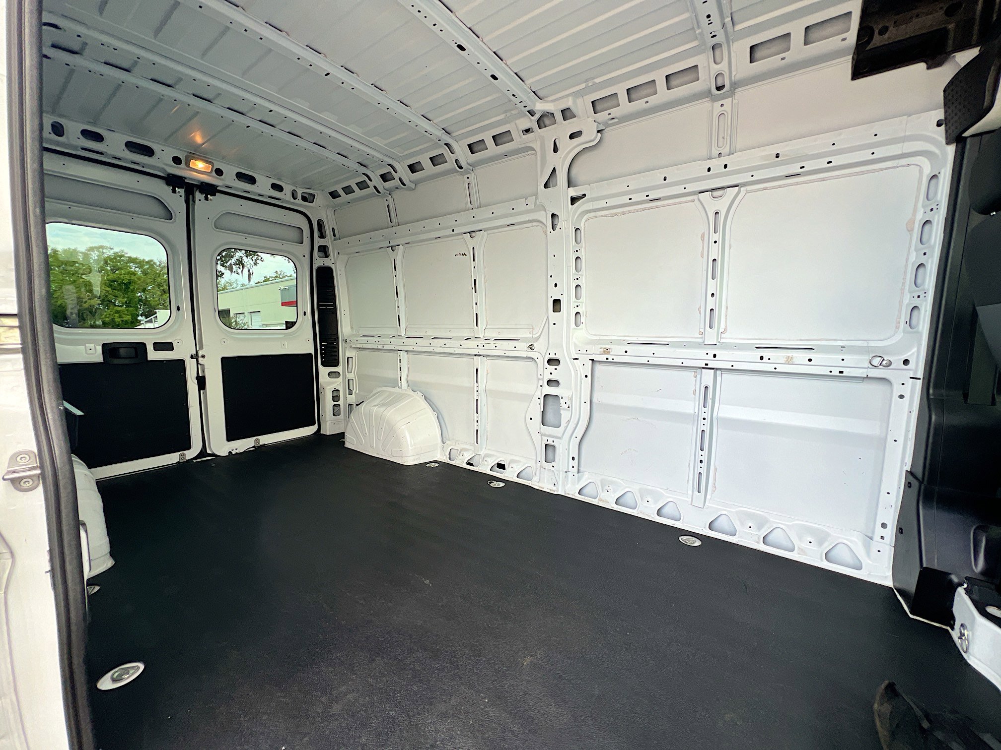 Used 2023 RAM ProMaster 2500 FWD image 34