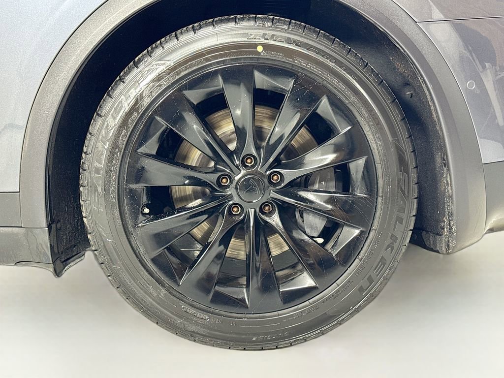 Used 2017 Tesla Model X 90D image 10
