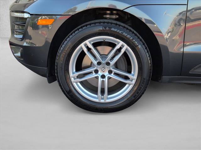 Used 2018 Porsche Macan AWD/4WD image 26