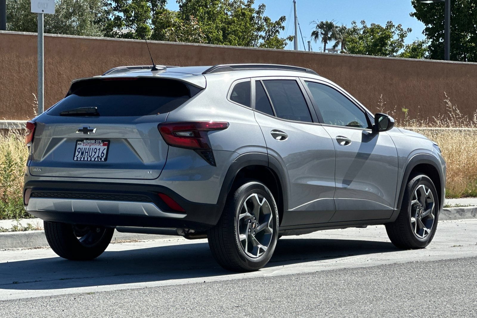 Used 2026 Chevrolet Trax LT w/ LT Convenience Package FWD image 4