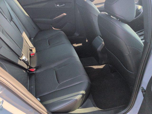 Used 2024 Honda Accord Sport image 32