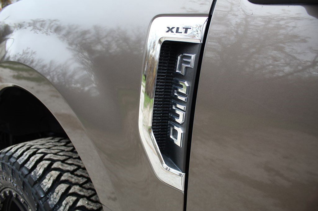 Used 2021 Ford F250 XLT w/ XLT Premium Package image 9