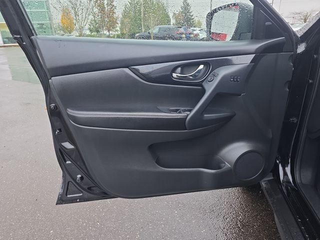 Used 2019 Nissan Rogue SL image 16