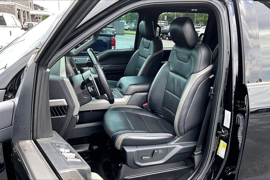 Used 2018 Ford F150 Raptor w/ Equipment Group 802A Luxury AWD/4WD image 24