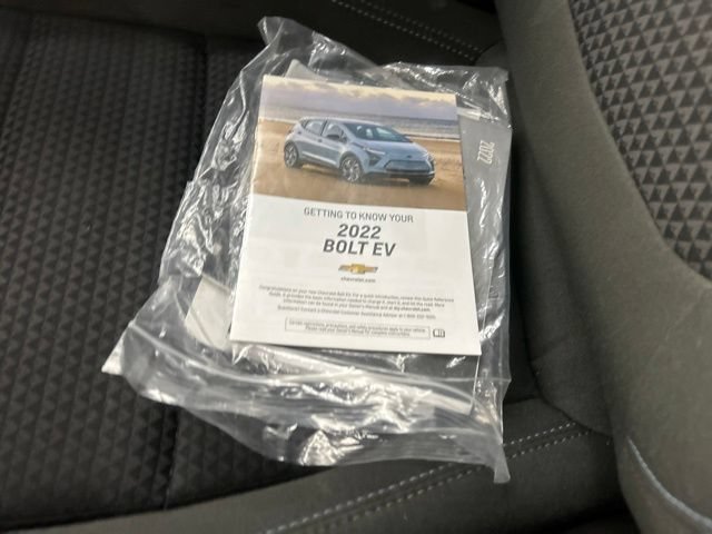 Used 2022 Chevrolet Bolt LT FWD image 30