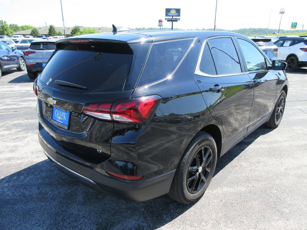 Used 2024 Chevrolet Equinox LT w/ LPO, Floor Liner Package FWD image 5