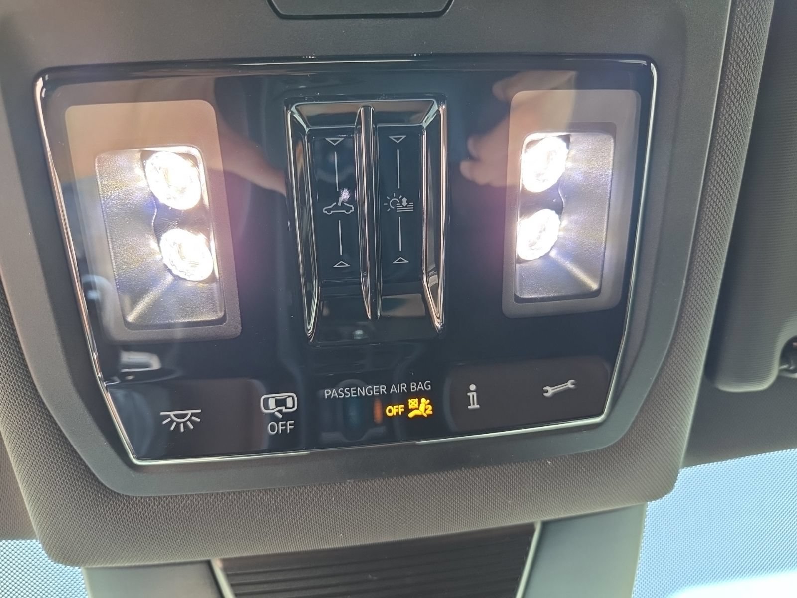 New 2026 Volkswagen Tiguan SEL R-Line AWD/4WD image 17