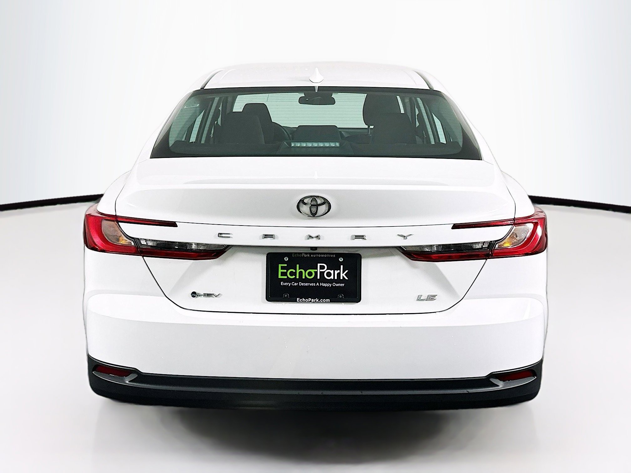 Used 2025 Toyota Camry LE image 7