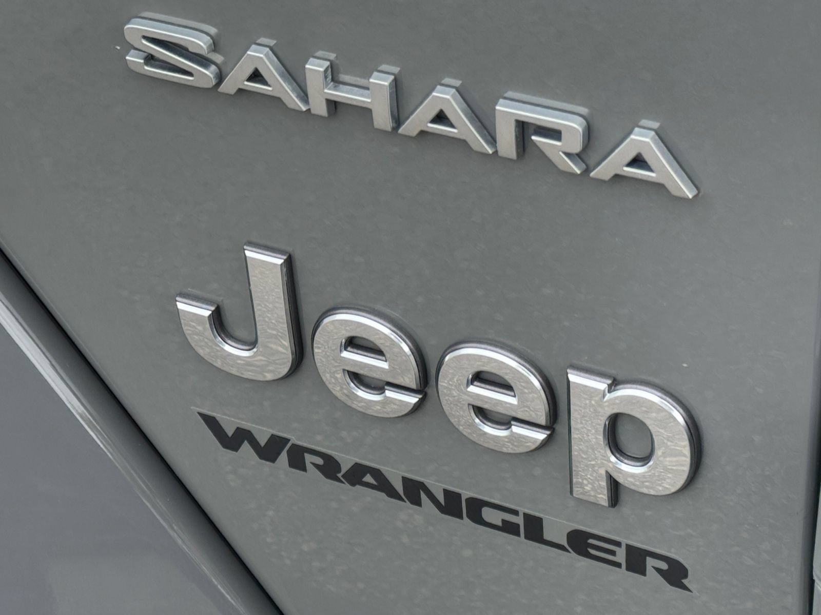 Used 2023 Jeep Wrangler Unlimited Sahara AWD/4WD image 17