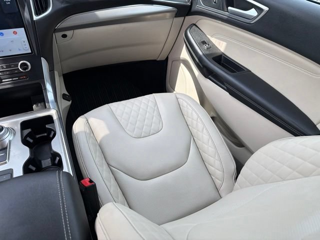 Used 2023 Ford Edge Titanium w/ Equipment Group 301A AWD/4WD image 29