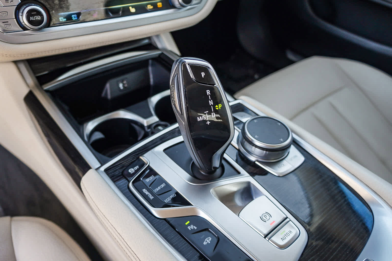 Used 2019 BMW 740i image 23
