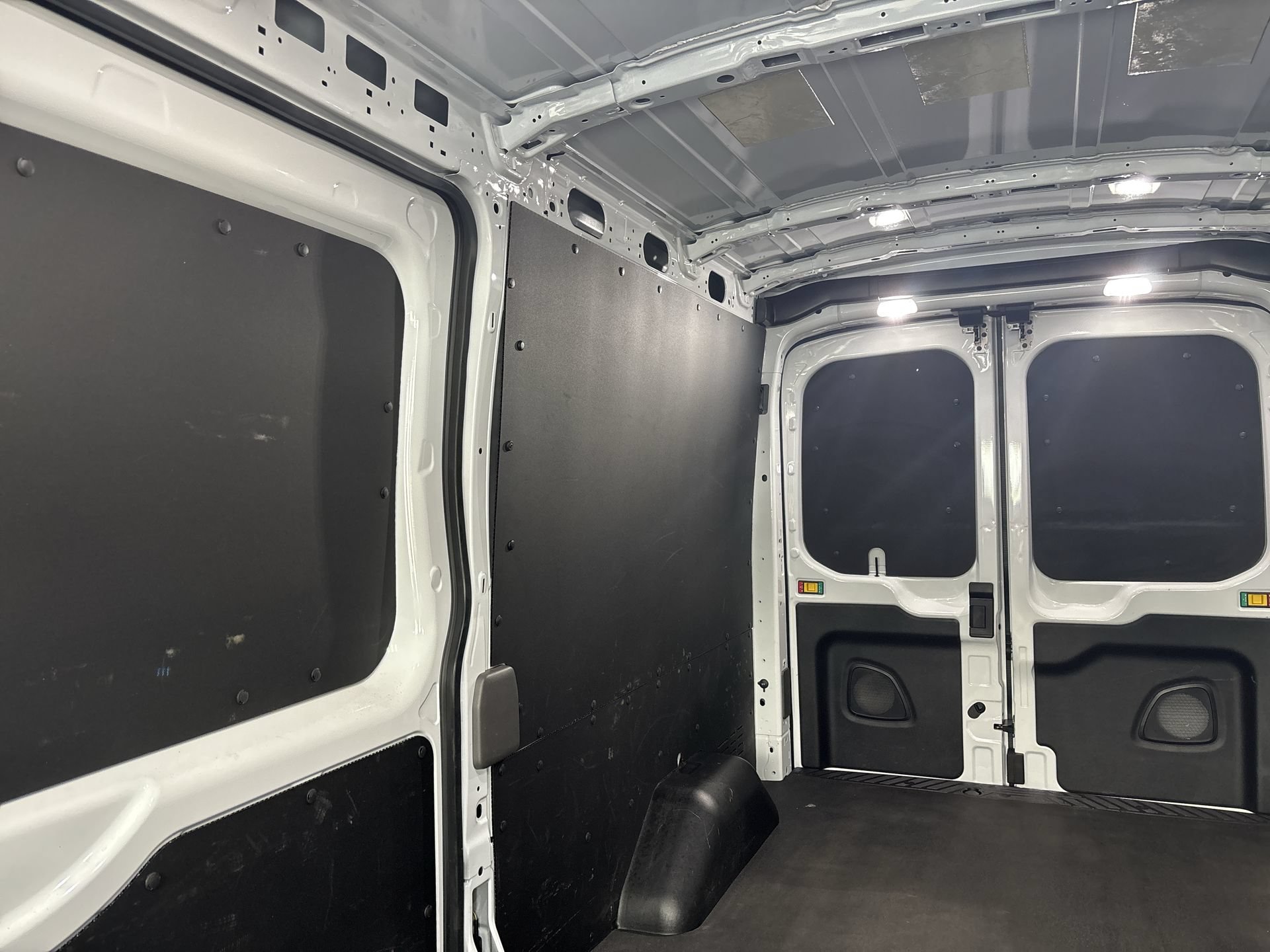 Used 2024 Ford Transit 250 148 Medium Roof w/ Exterior Upgrade Package RWD image 18