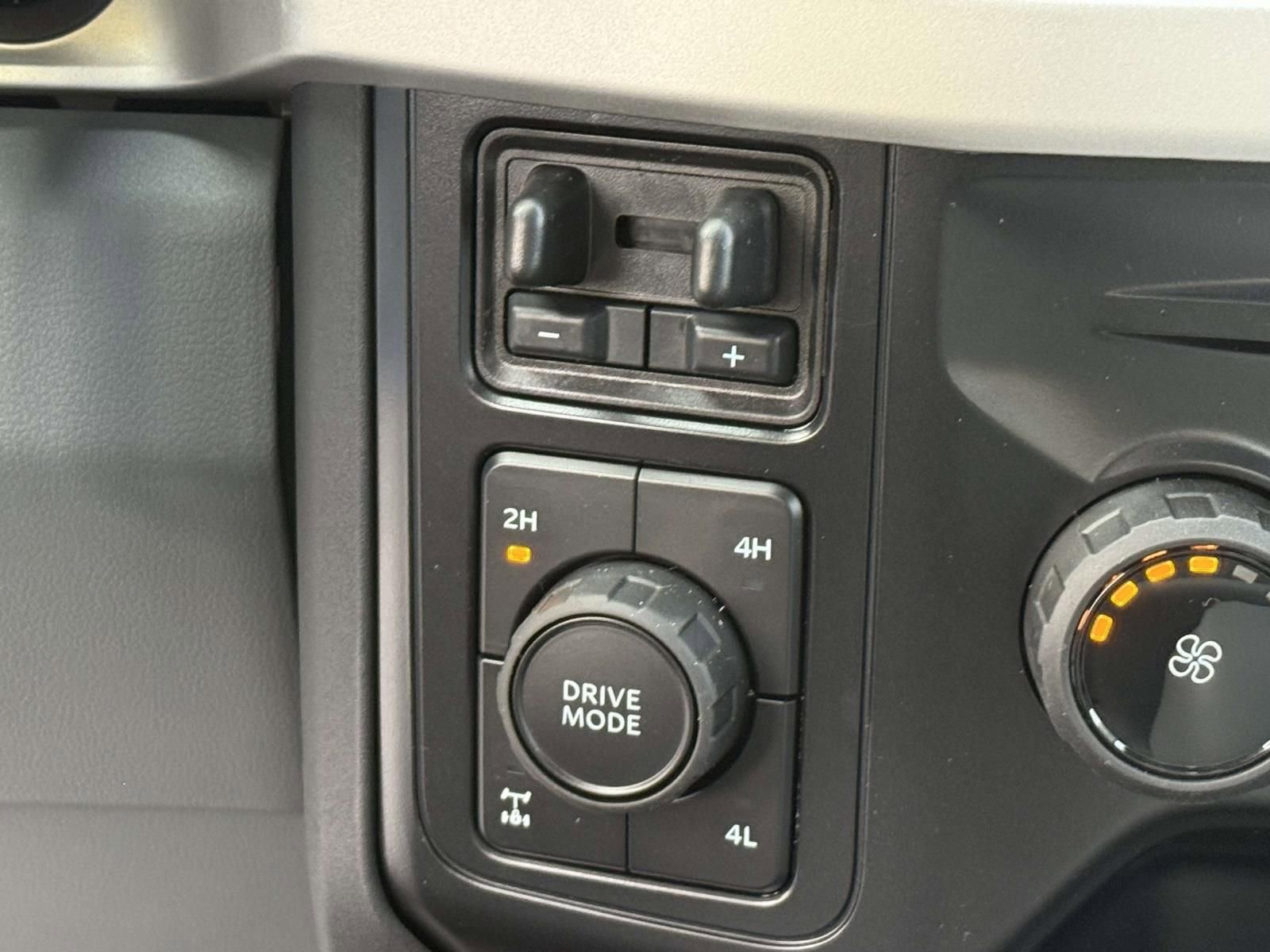 New 2026 Ford F250 XL w/ XL Off-Road Package image 16