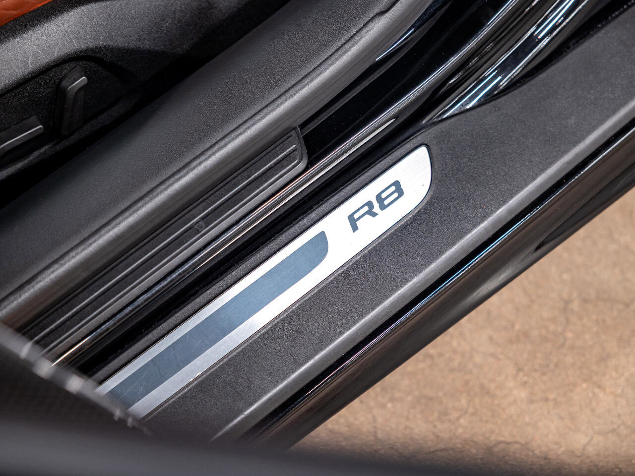 Used 2009 Audi R8 V10 image 32