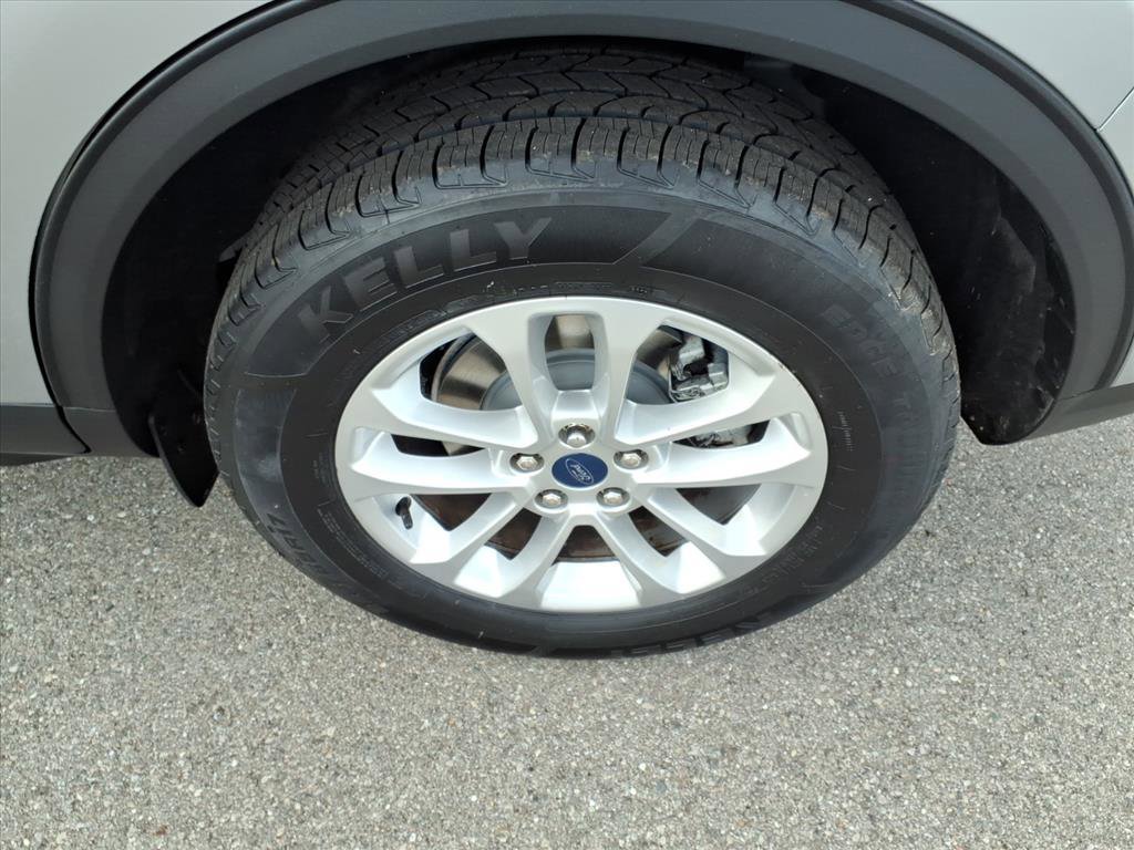 Used 2022 Ford Escape SE w/ Cold Weather Package image 8