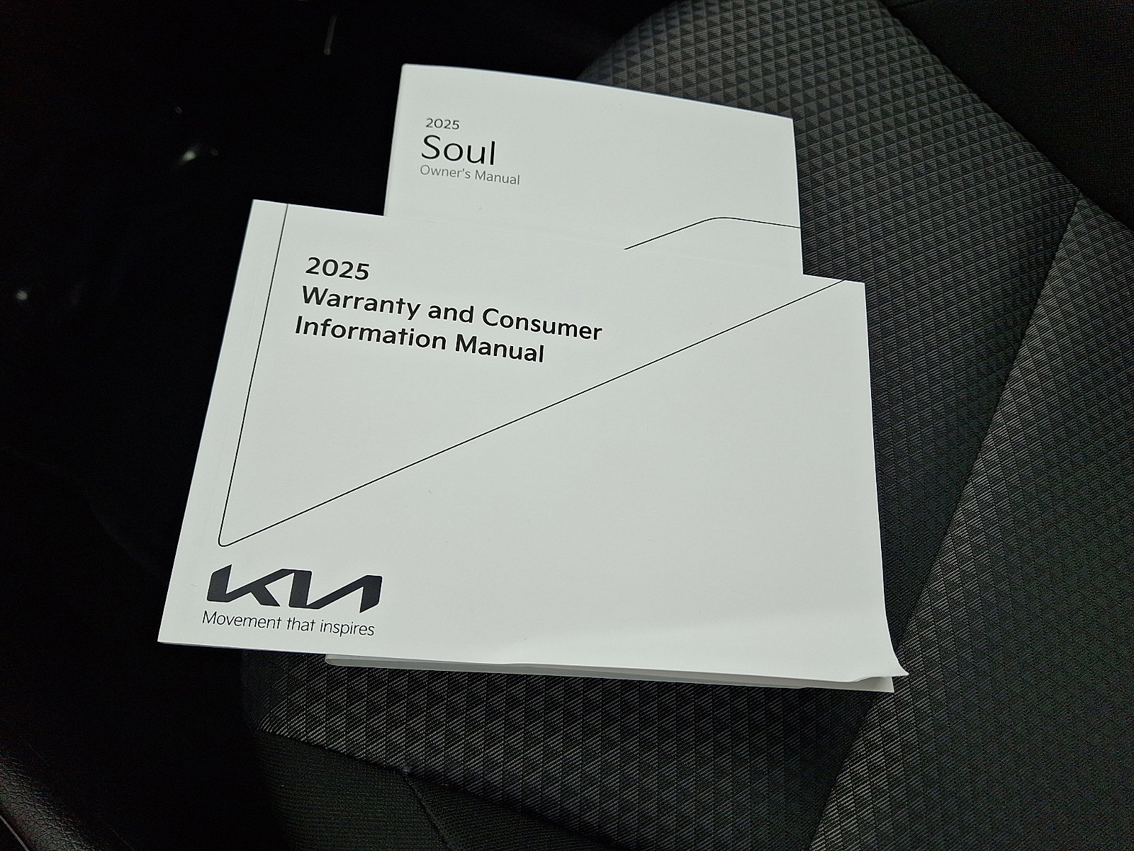 Used 2025 Kia Soul LX w/ LX Technology Package image 25