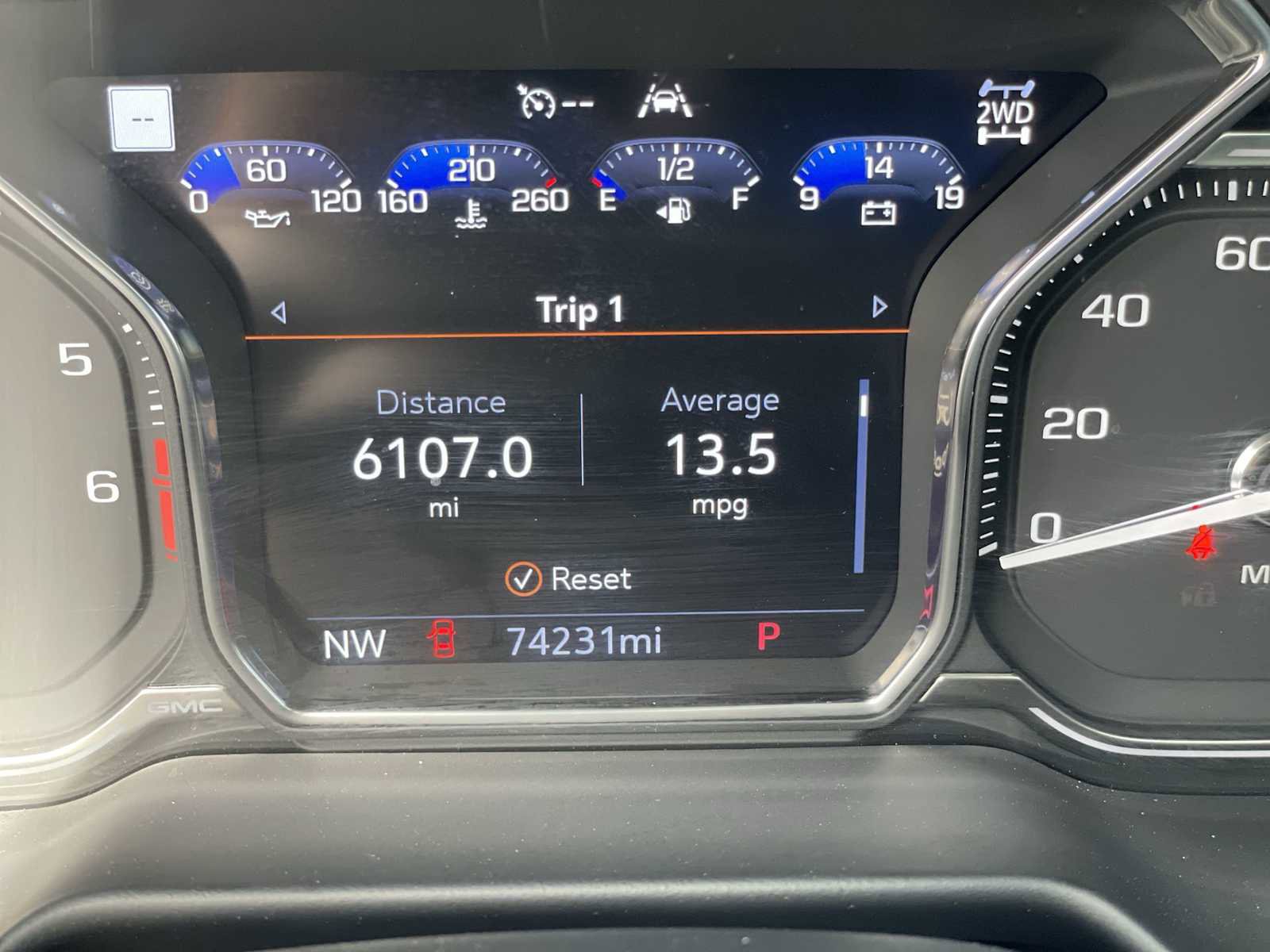 Used 2021 GMC Yukon SLT w/ SLT Luxury Plus Package image 12