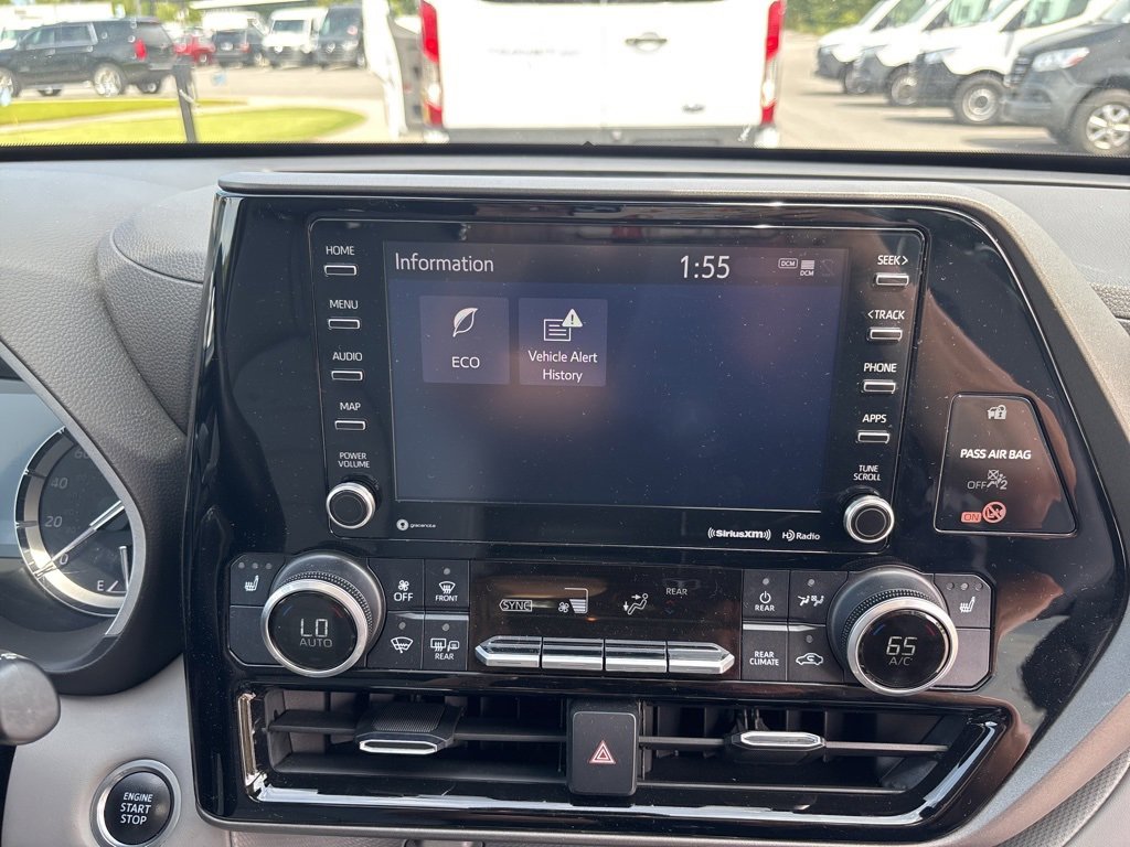 Used 2021 Toyota Highlander XLE image 42